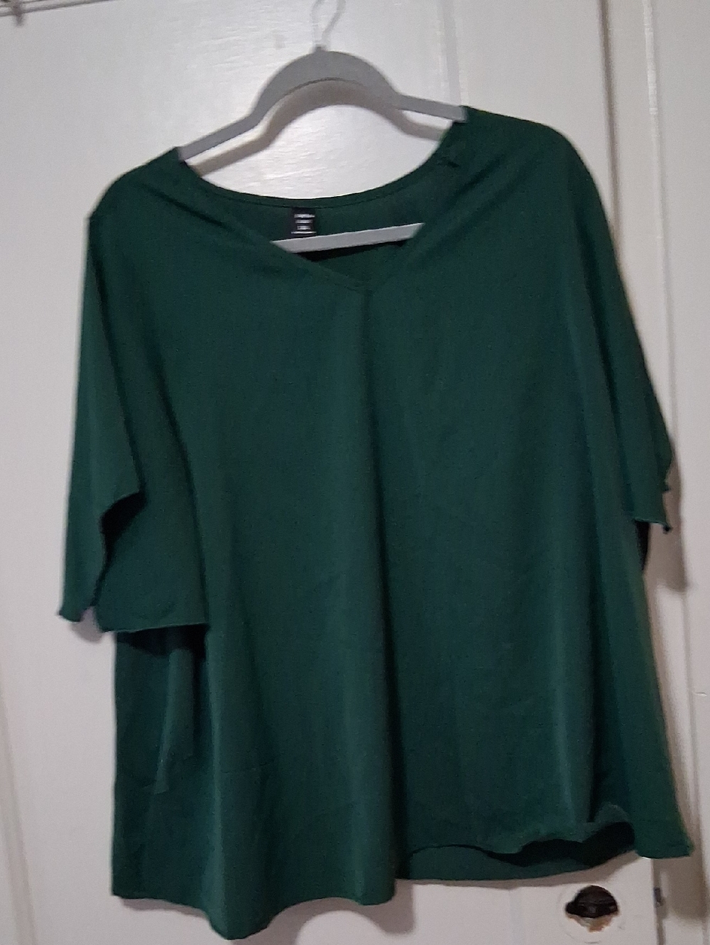 SHEIN Deep Green V-Neck Tunic Top with flowy sheeves Polyester